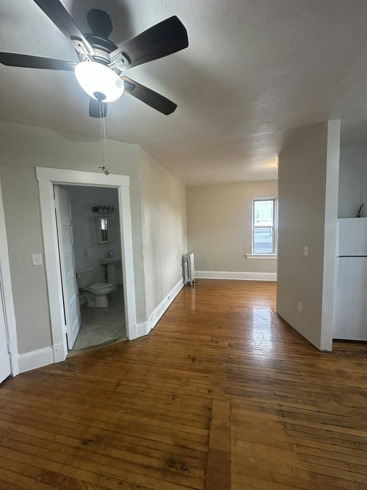 4806 Euclid Avenue, Unit 17 - Photo 4 of 13