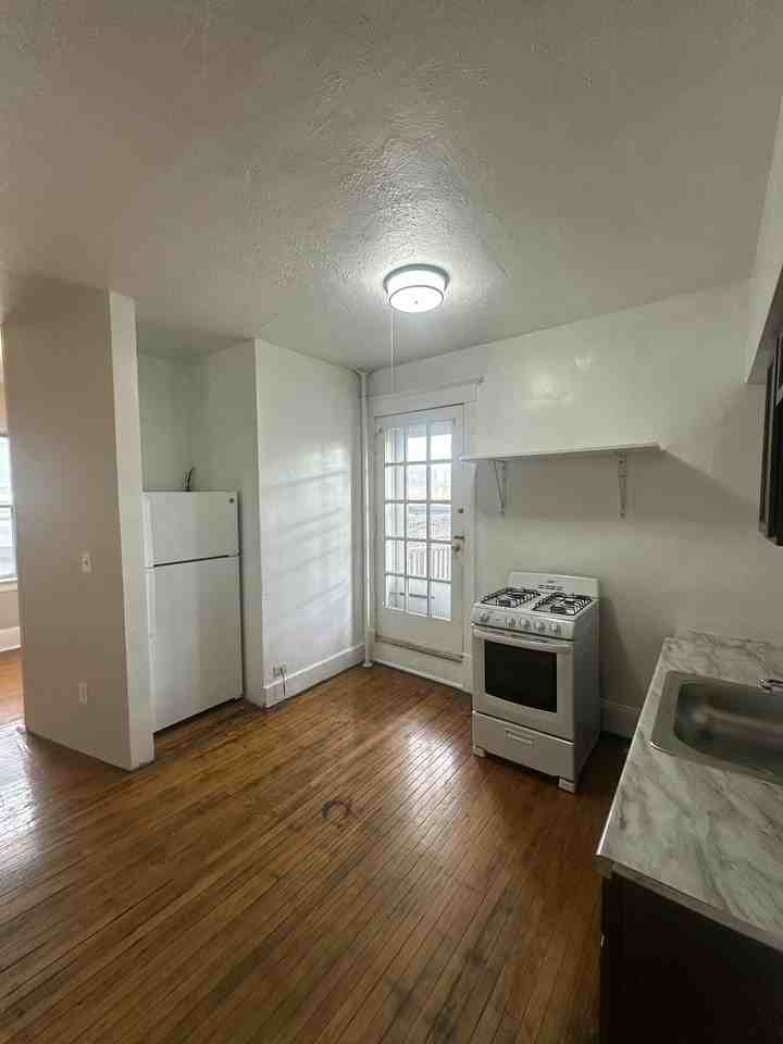 4806 Euclid Avenue, Unit 17 - Photo 6 of 13