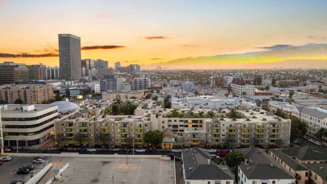 Hampshire Place - Photo 6 of 46