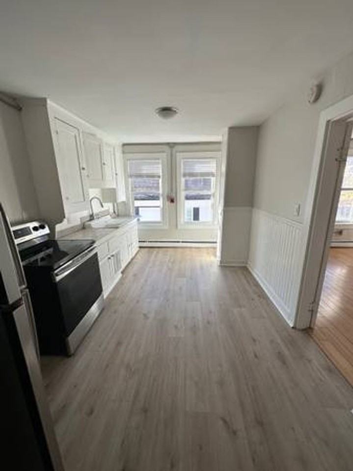 39 Hill St #202 - Photo 5 of 7