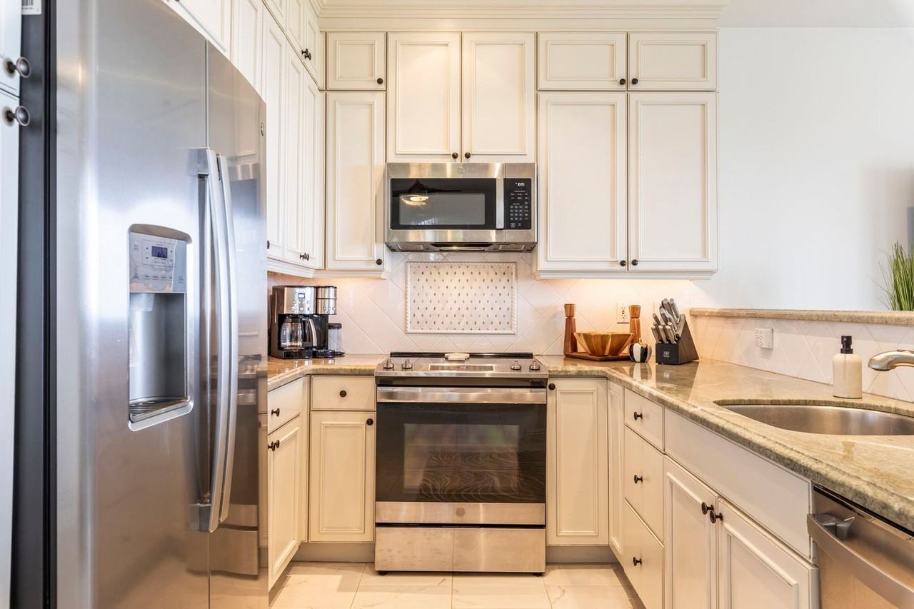 3950 Kalai Waa St #D103 - Photo 7 of 50