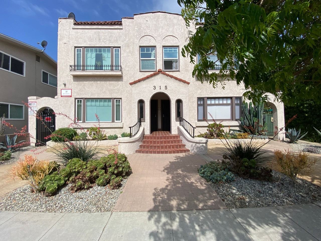 315 Cherry Ave - Photo 2 of 6