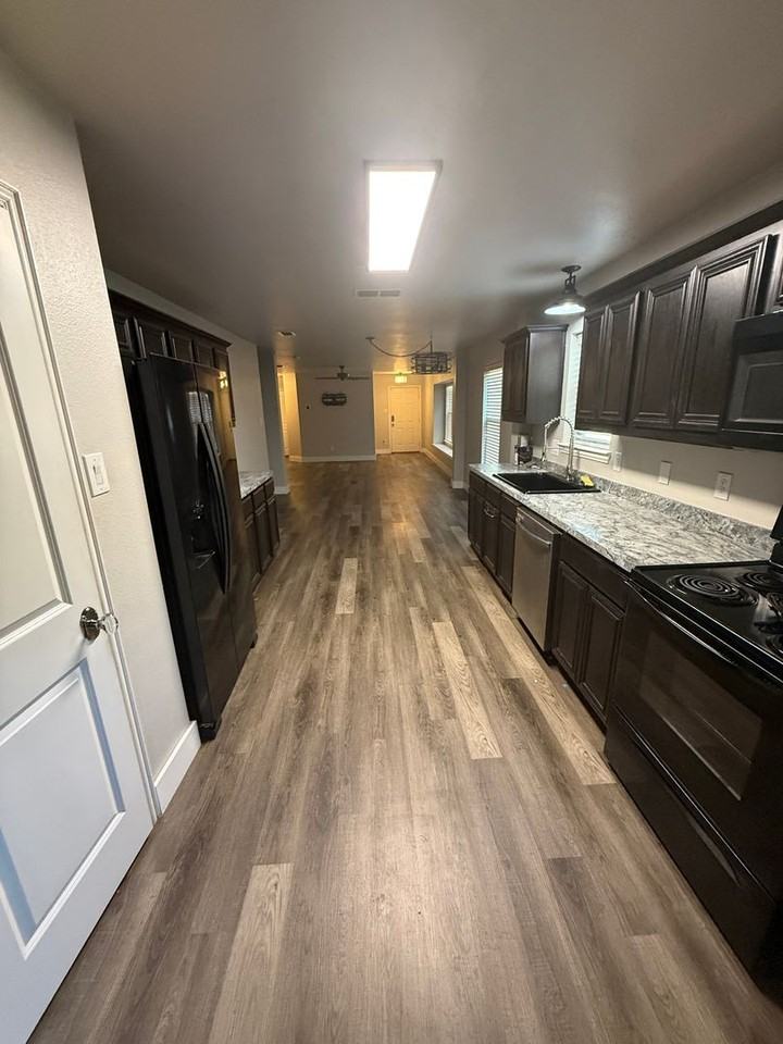 688 River Garden Dr - Photo 6 of 13