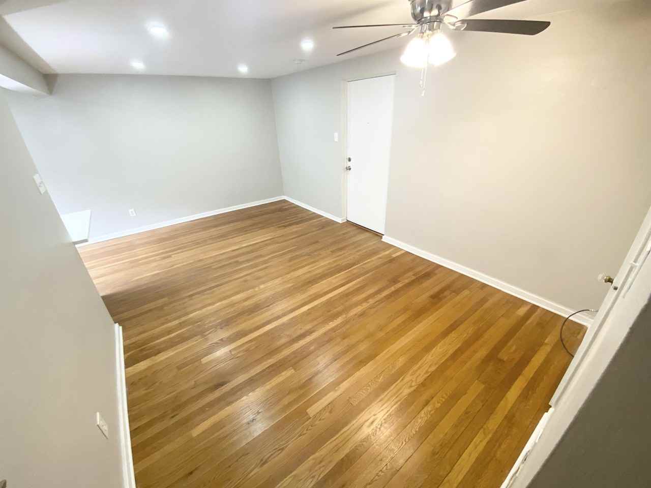 ASHBOURNE -- 166 - Photo 3 of 19