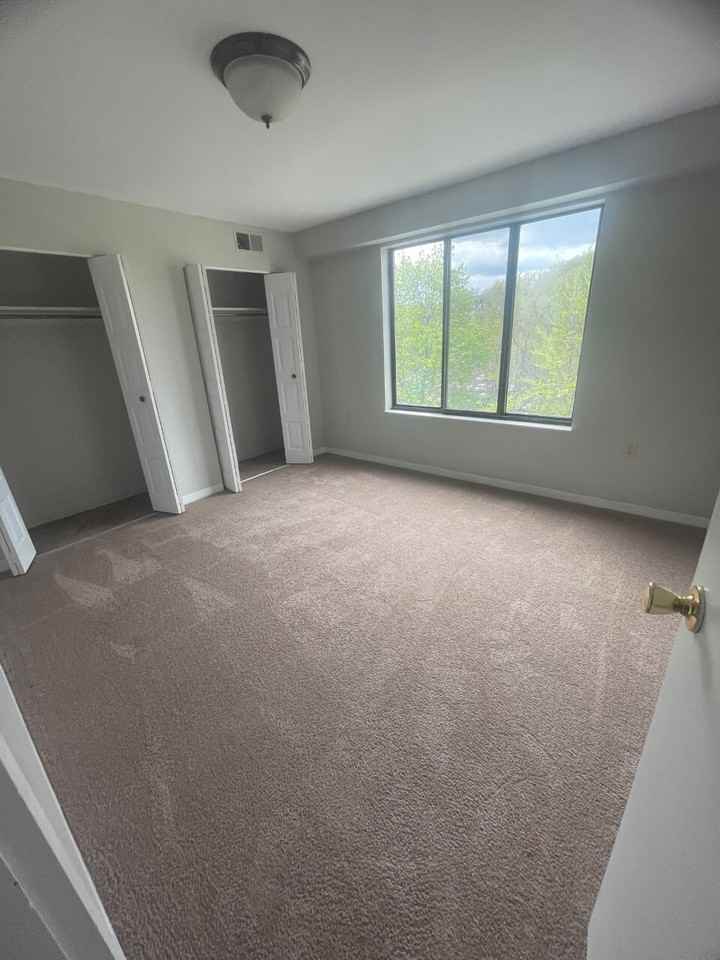 WAVERLY APARTMENTS -- 002 - Photo 3 of 16