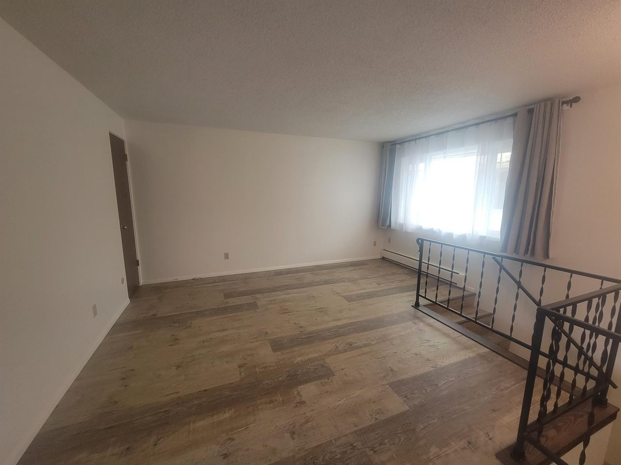 3214 Stephens Avenue South - Photo 2 of 20