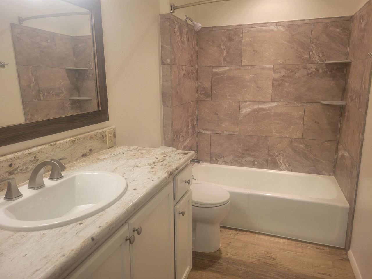 3214 Stephens Avenue South - Photo 3 of 20