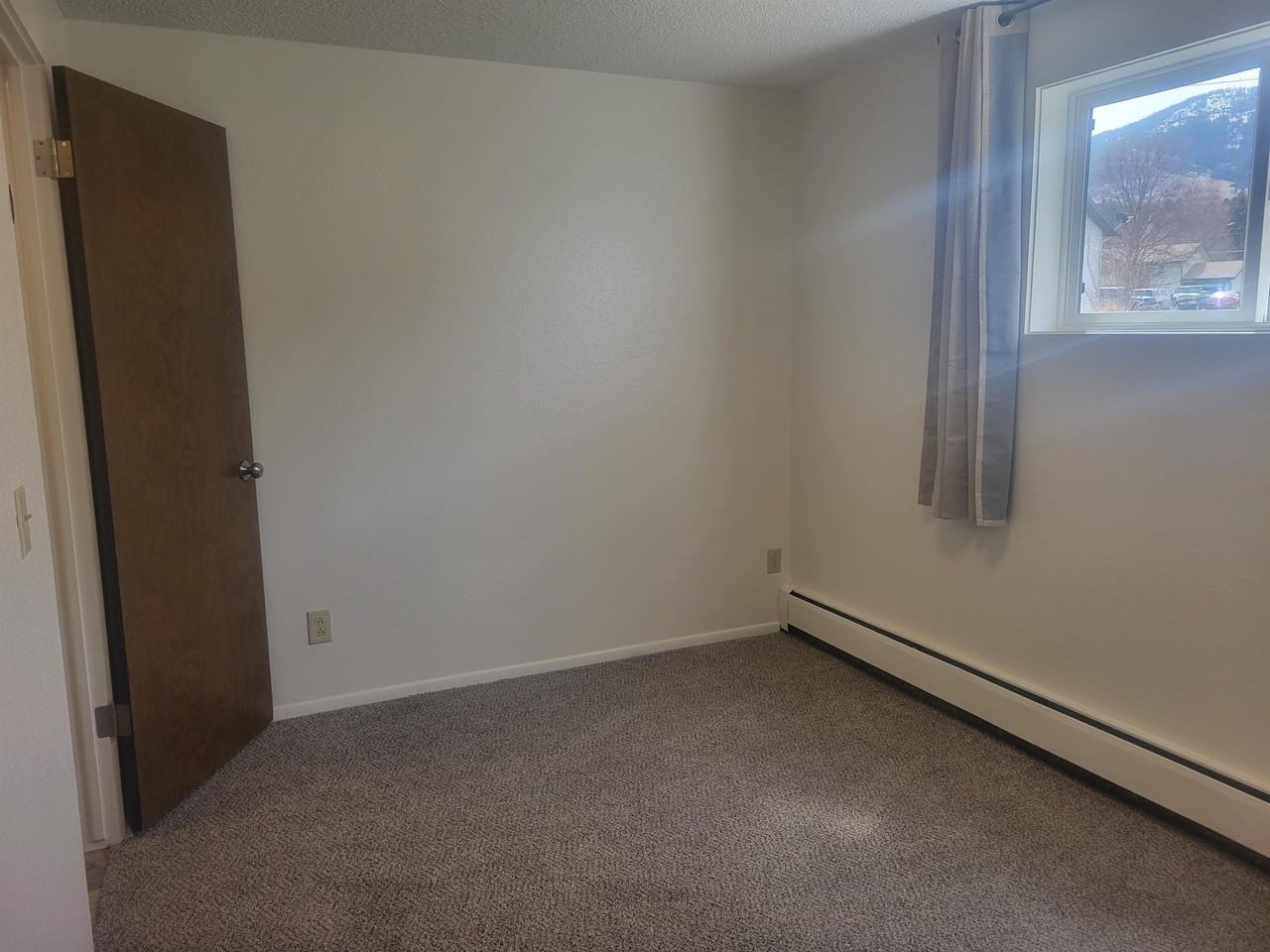 3214 Stephens Avenue South - Photo 5 of 20