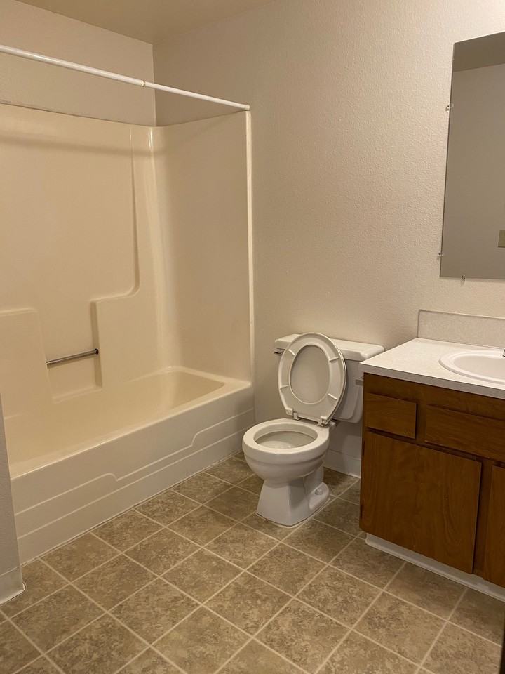 Harris Apartments - Photo 7 of 22