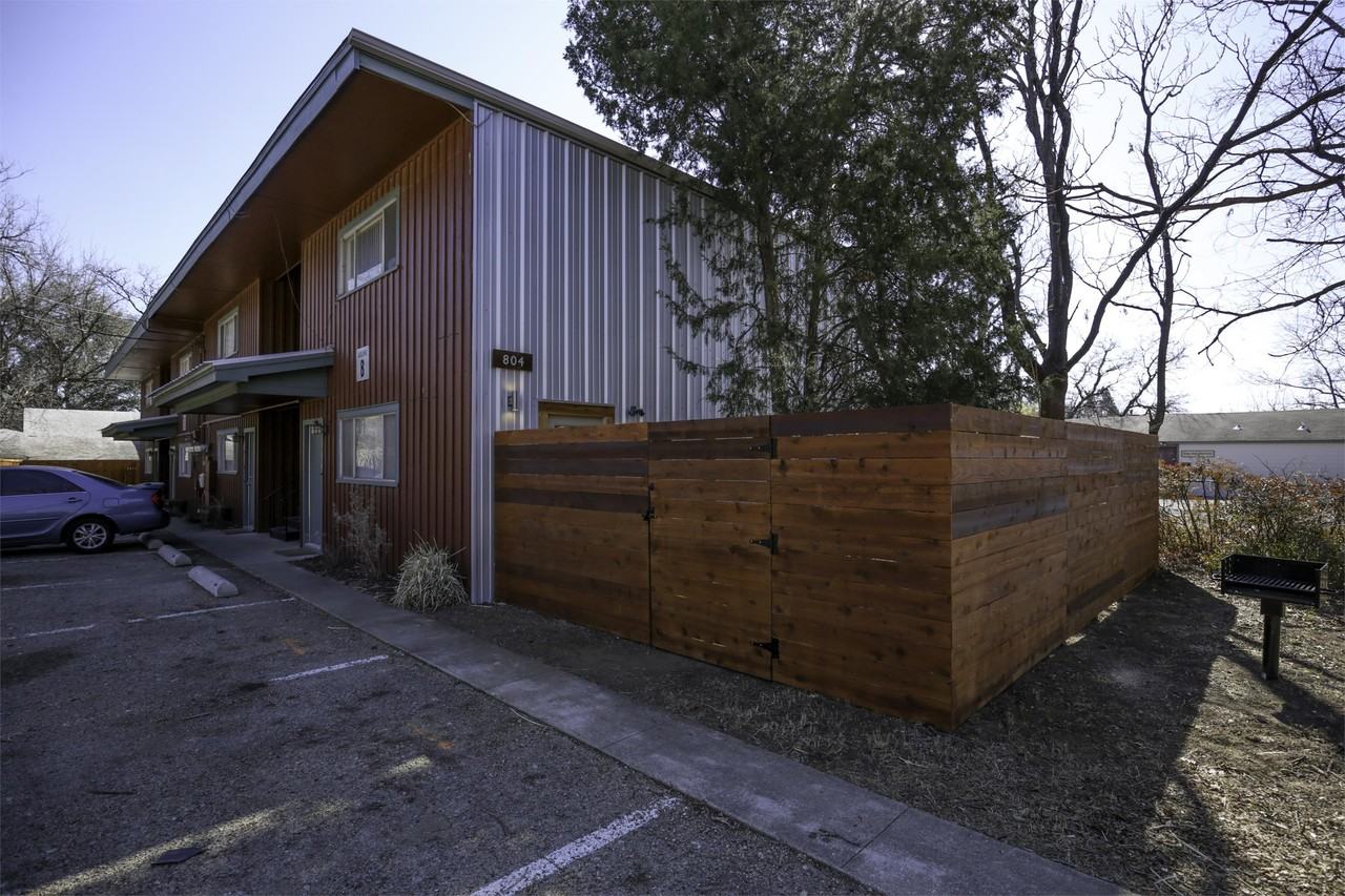 804 N Locust St - Locust Center - Photo 2 of 2