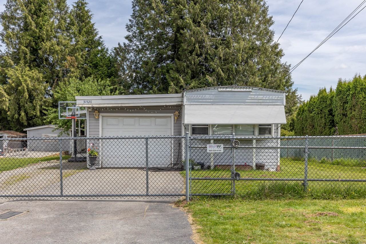 31528 Monarch Court #MAIN - Photo 2 of 38