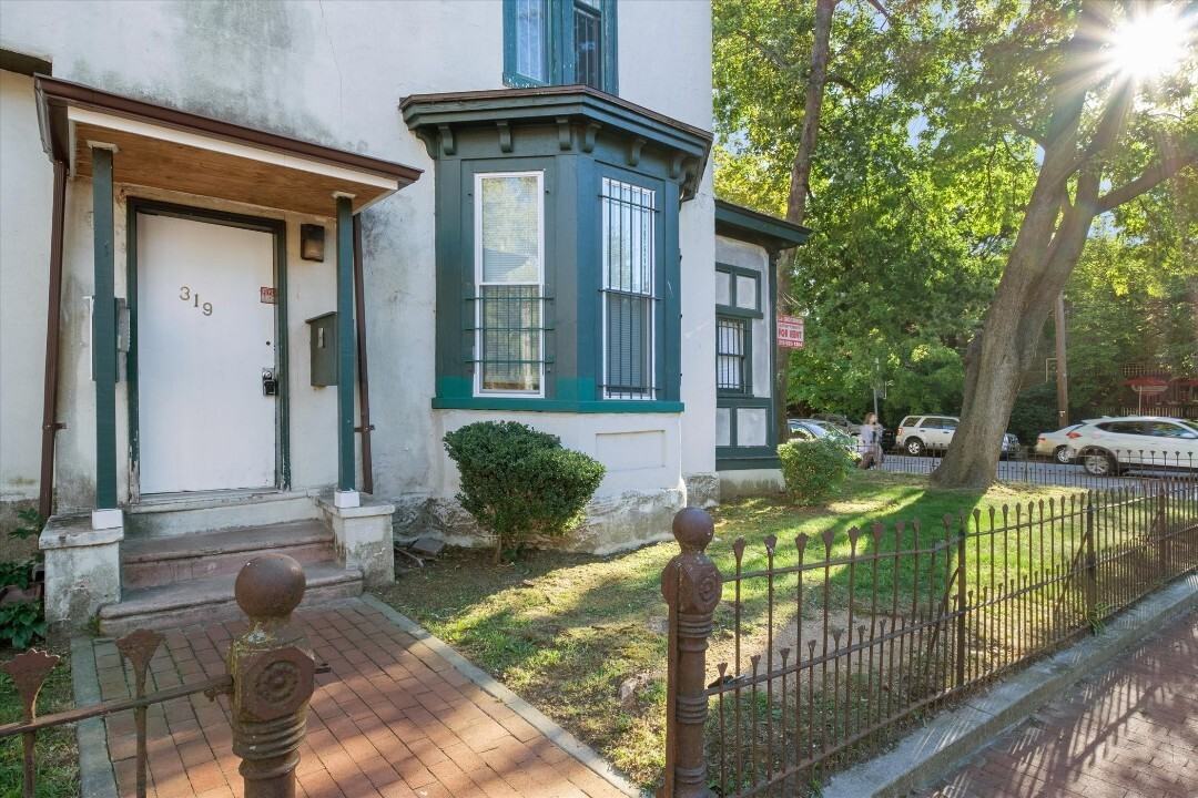 319 N. 33rd St. - Photo 2 of 50