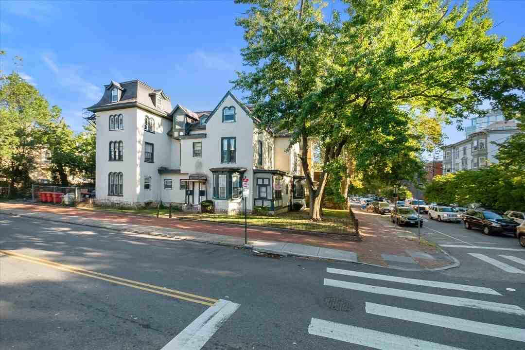 319 N. 33rd St. - Photo 3 of 50