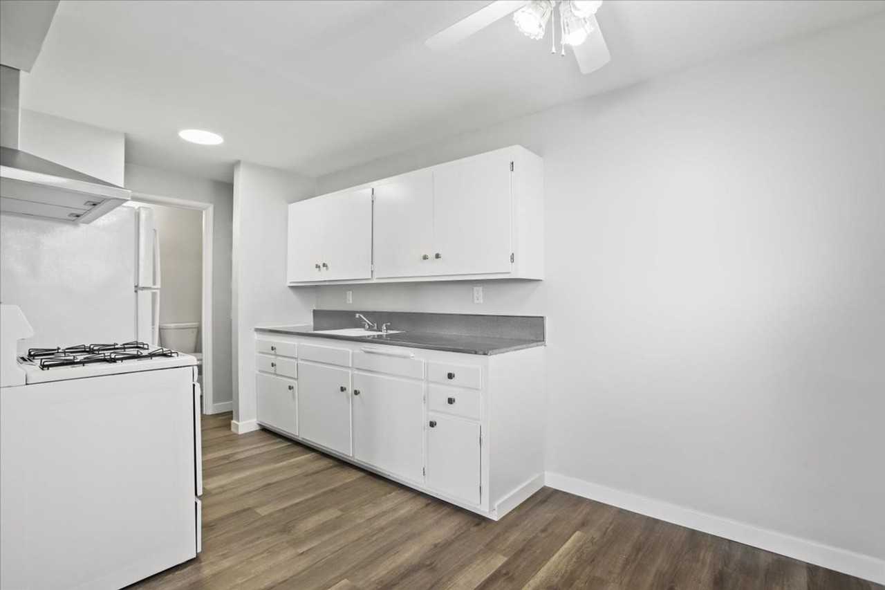 Summit Grove Flats - Photo 3 of 12