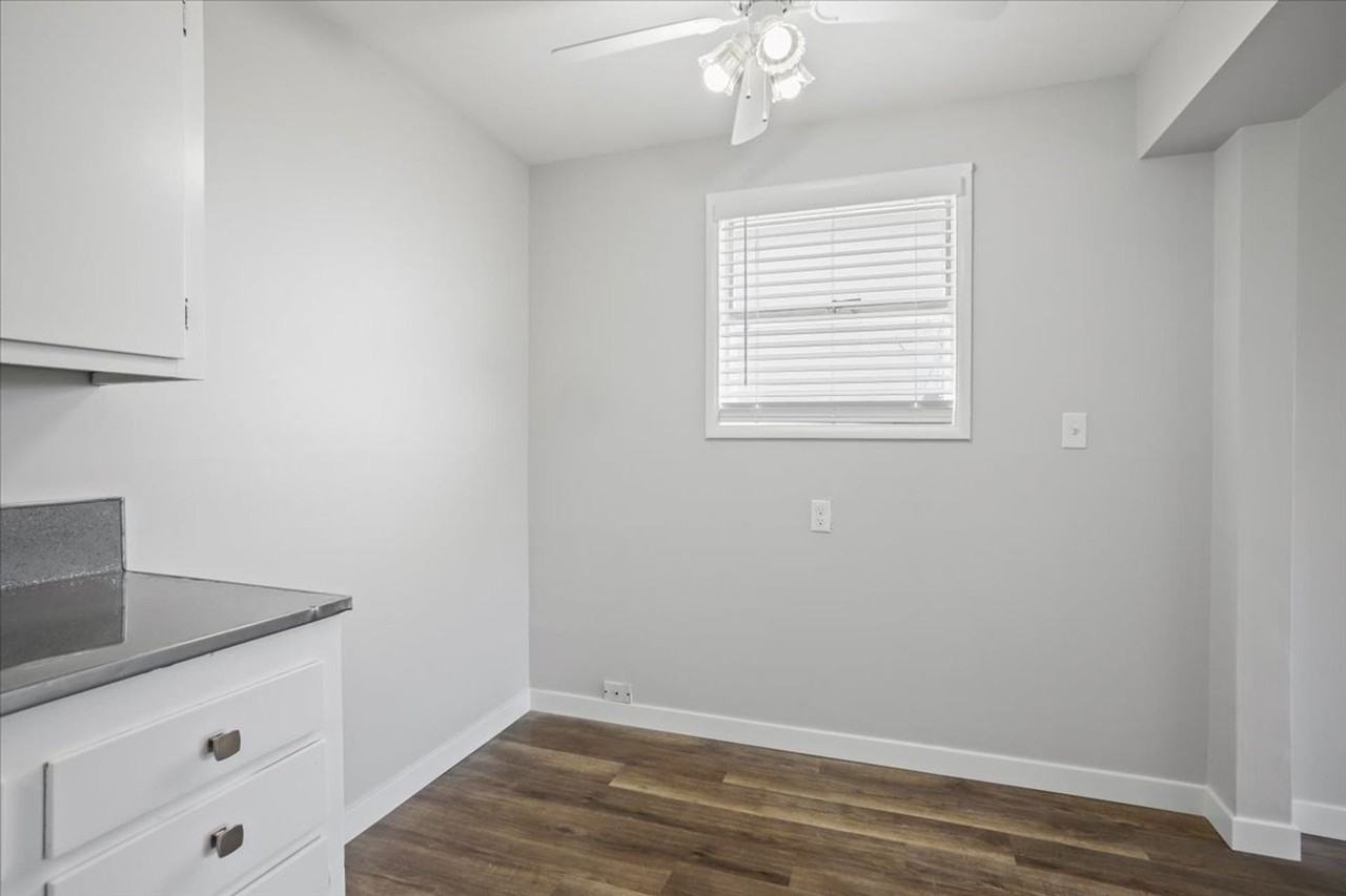 Summit Grove Flats - Photo 4 of 12