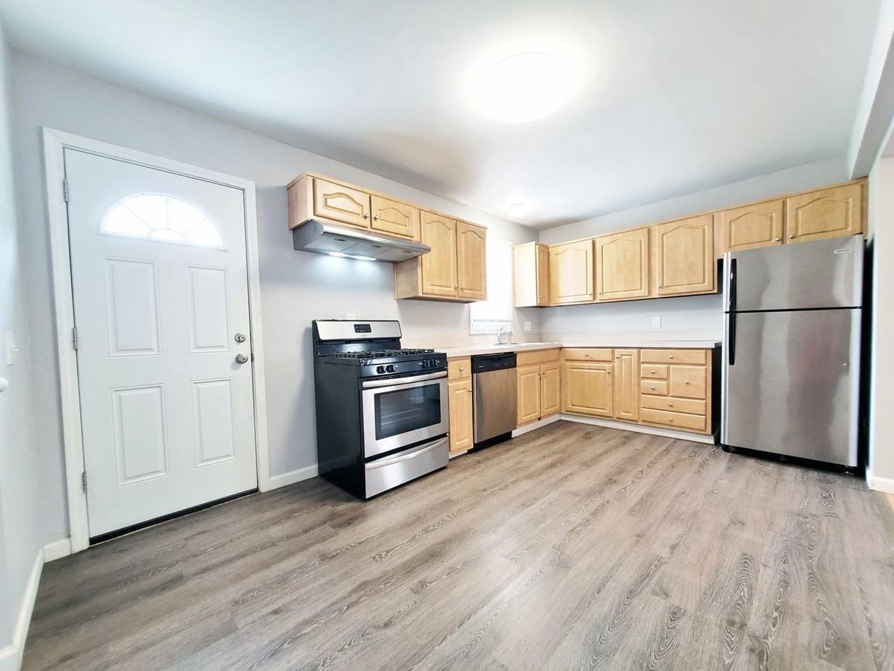 23214 Gay St - Photo 7 of 19
