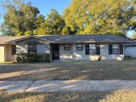 204 Ridgecrest Dr - Photo 1 of 1