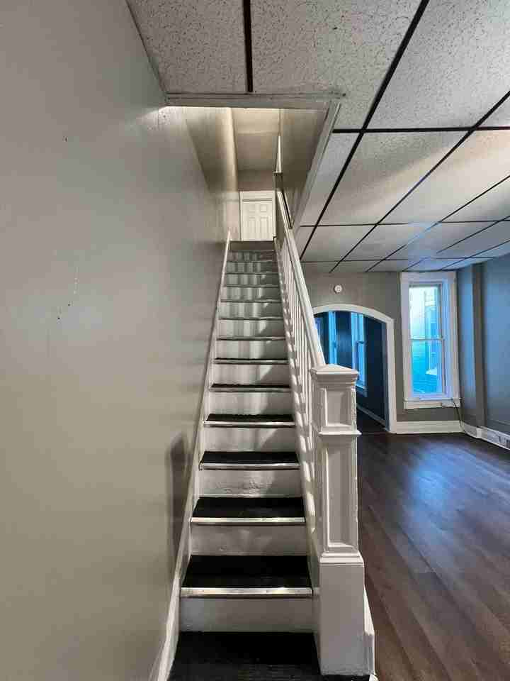 731 N 8th St - Photo 4 of 19