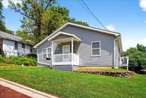 featured image of 221 Allen St