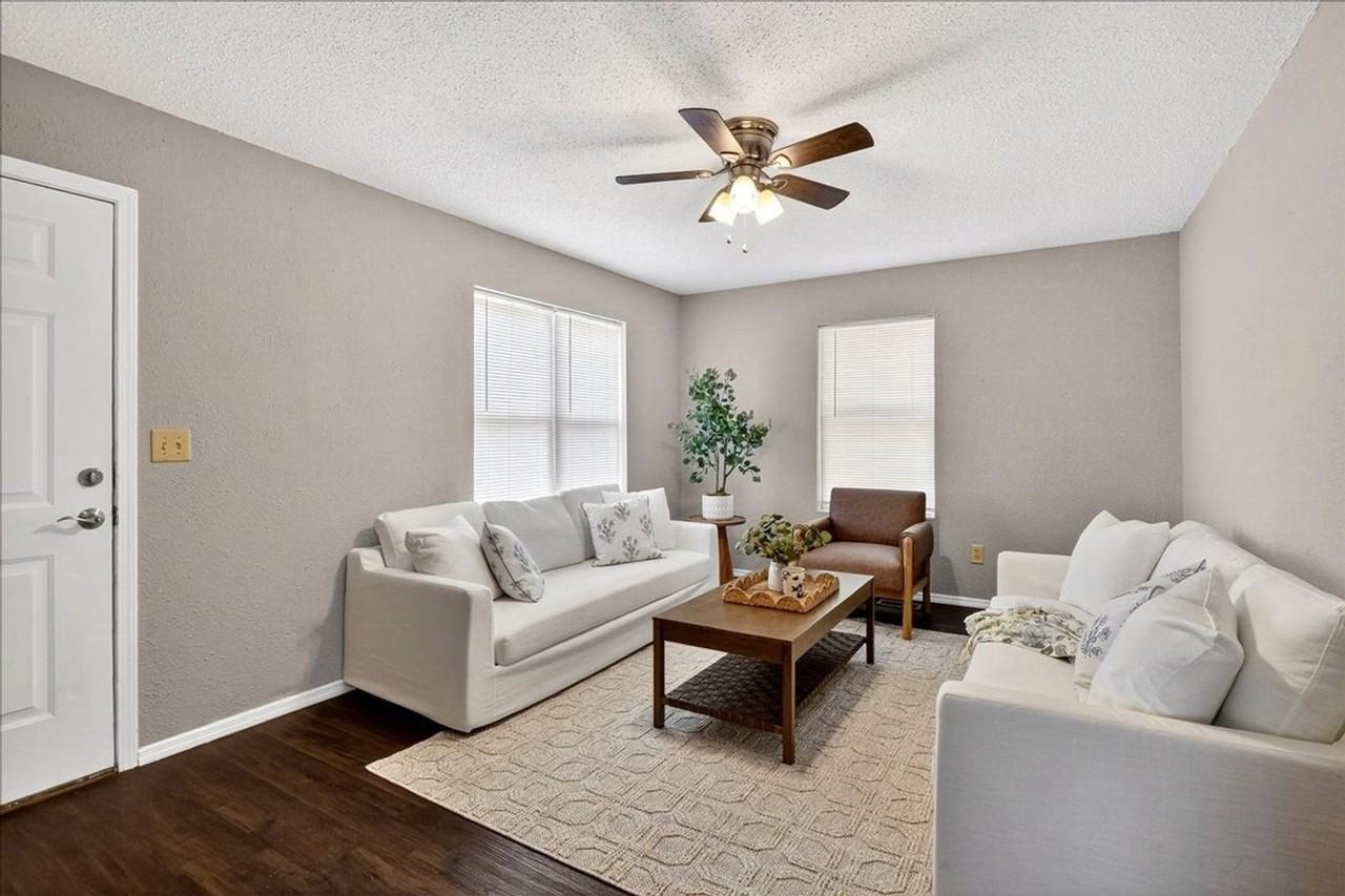 221 Allen St - Photo 6 of 16