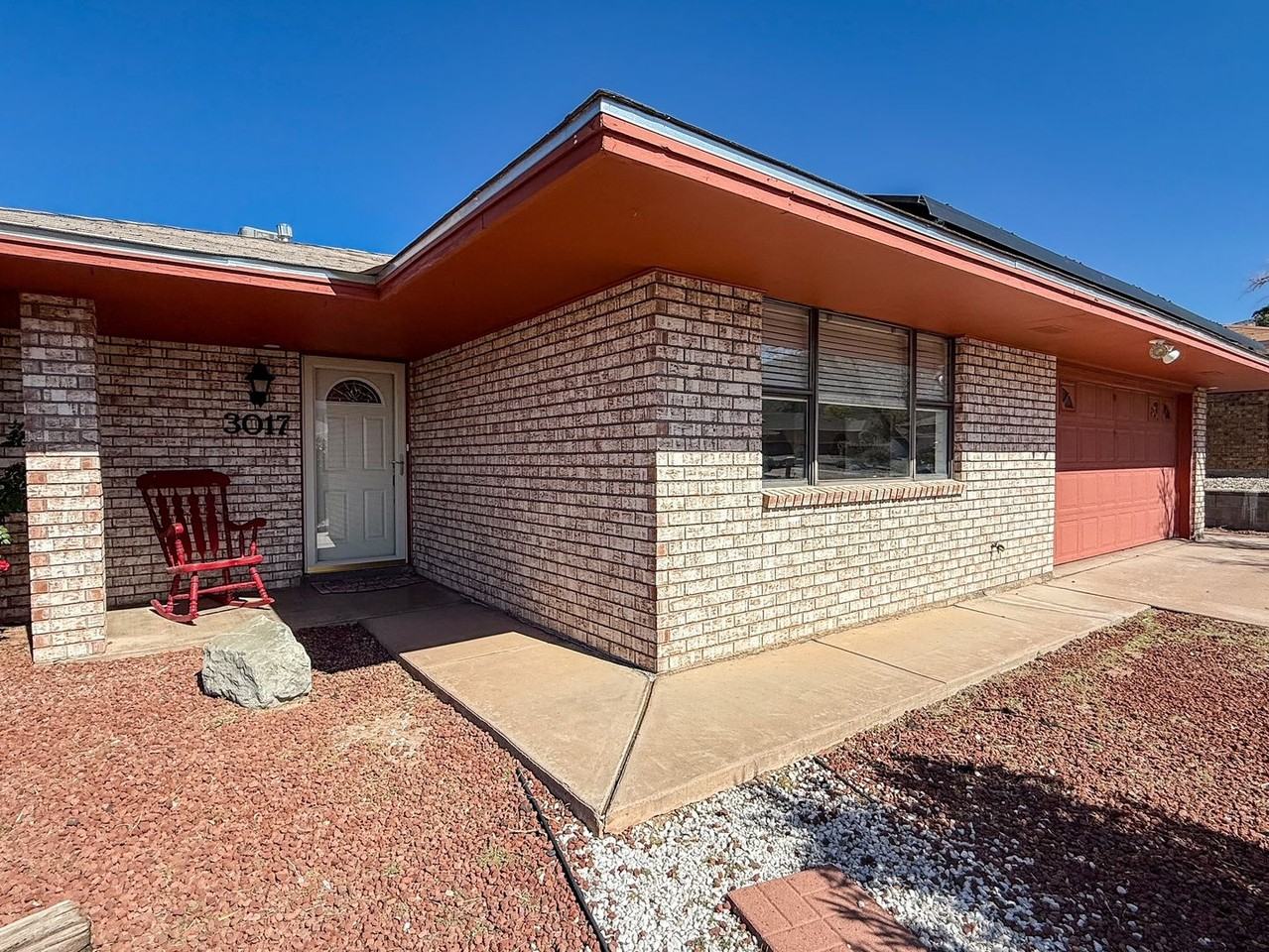 3017 Del Sur - Photo 2 of 31