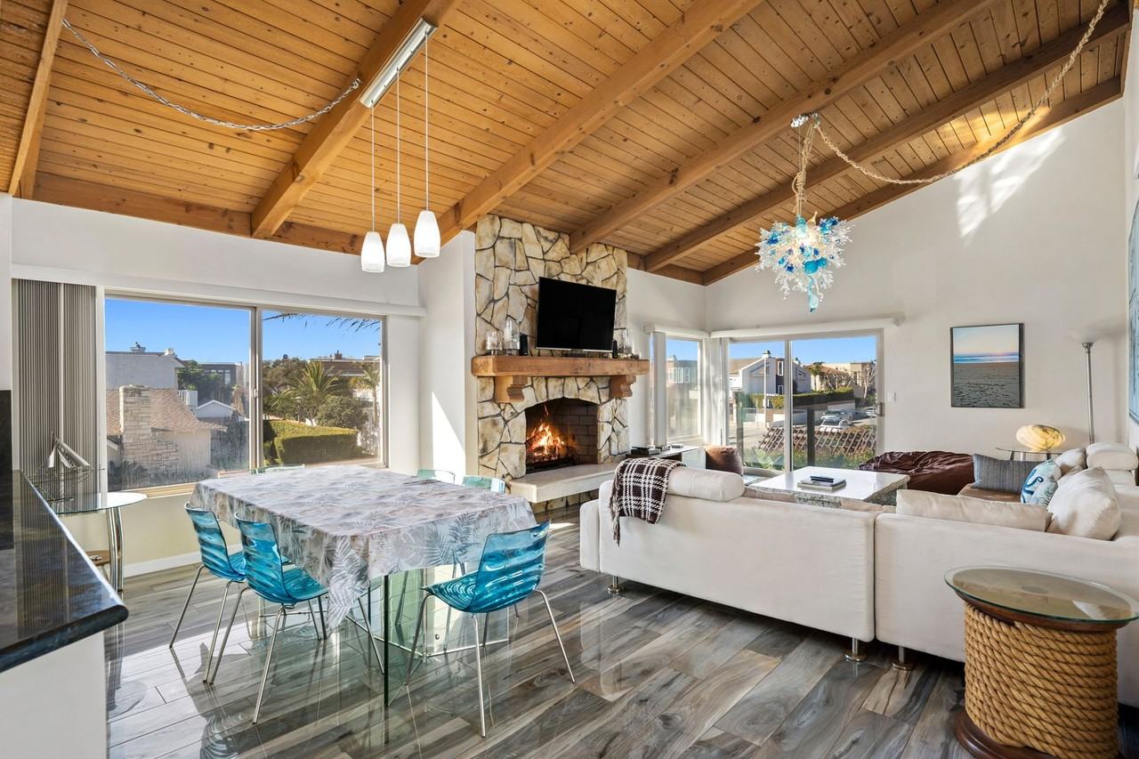 1150 Mandalay Beach Road - Photo 4 of 48