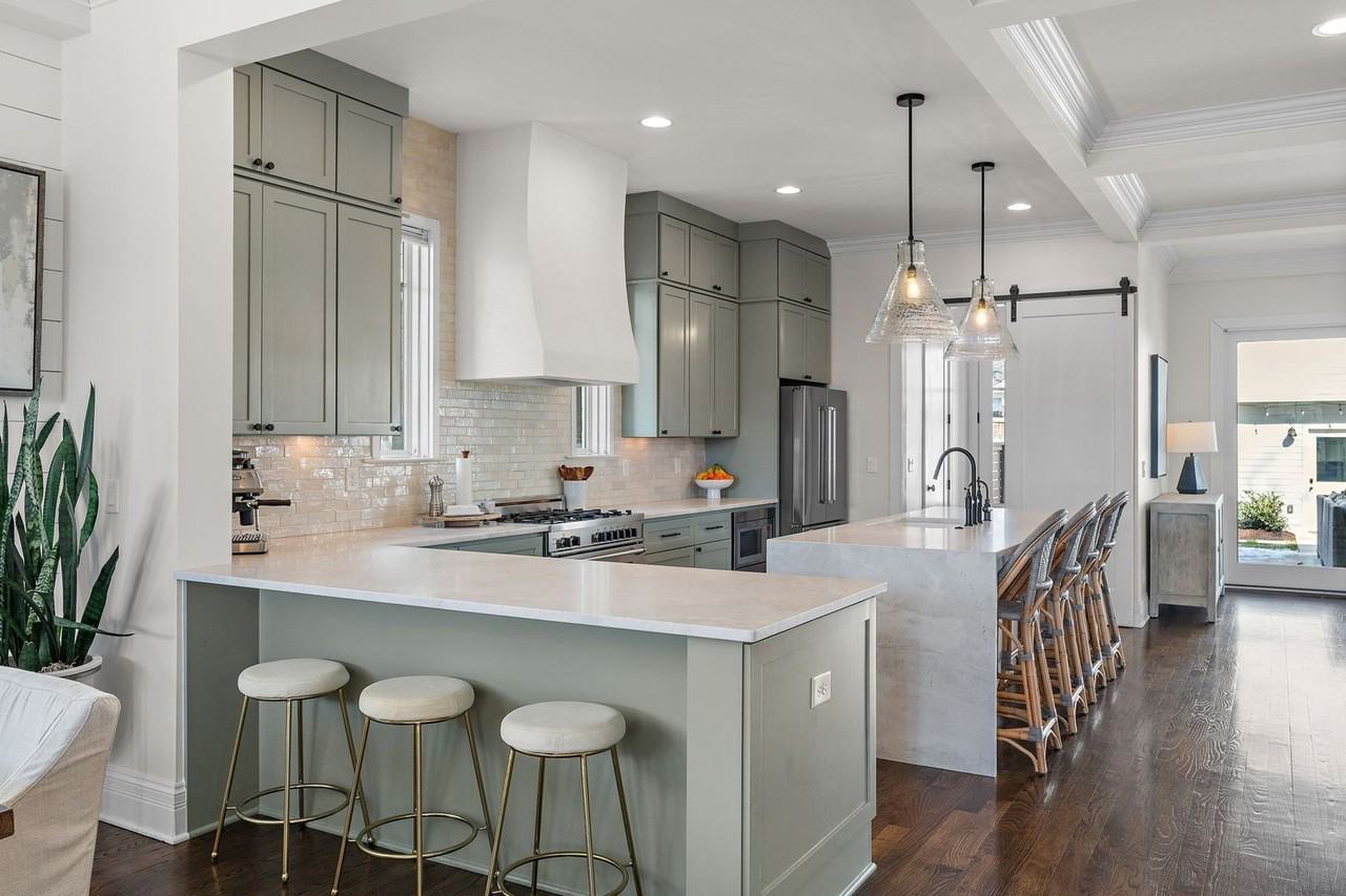 920A Kirkwood Ave - Photo 7 of 50