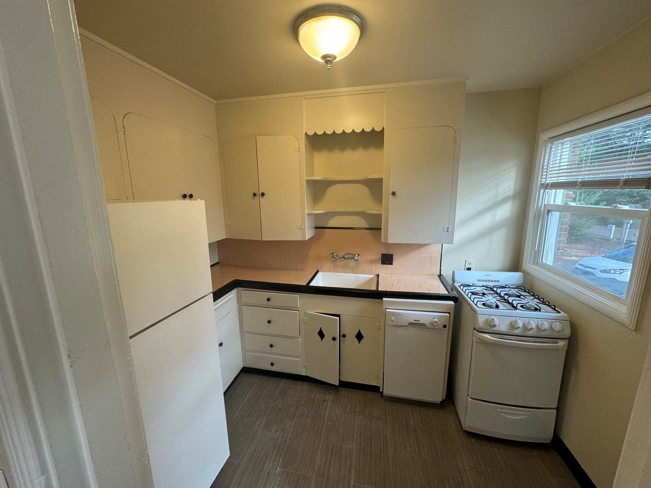 CL- Canyon Terrace - Photo 3 of 10