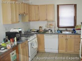 featured image of 5 Appleton St #1