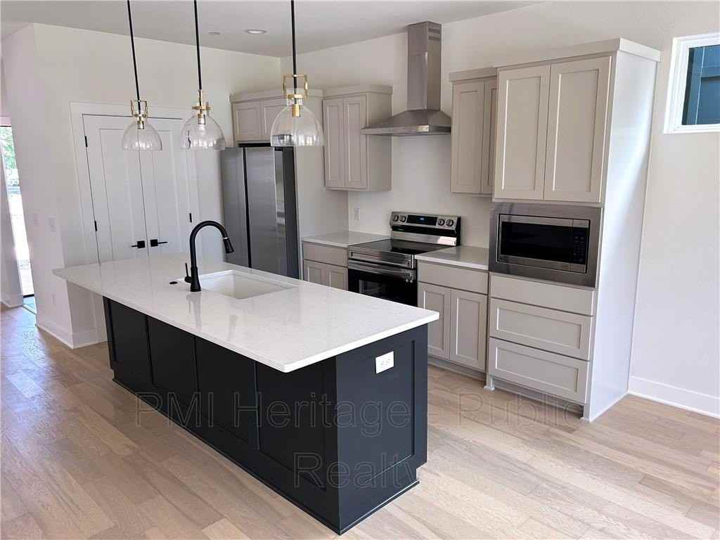 610 N 6th St - Photo 3 of 12