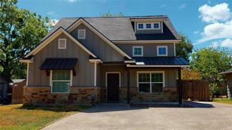 302 Gilchrist Ave - Photo 1 of 1