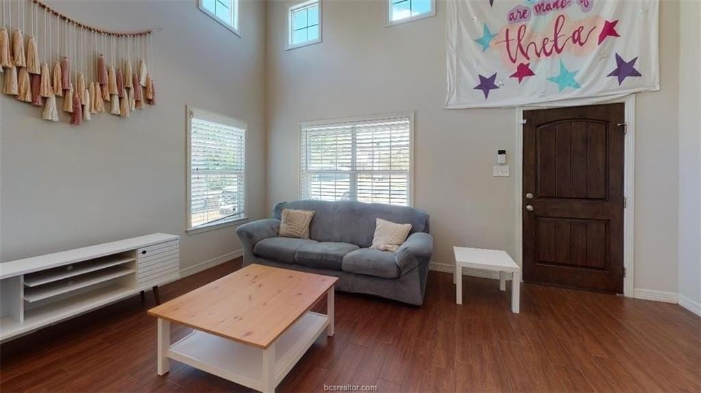 302 Gilchrist Avenue - Photo 4 of 25