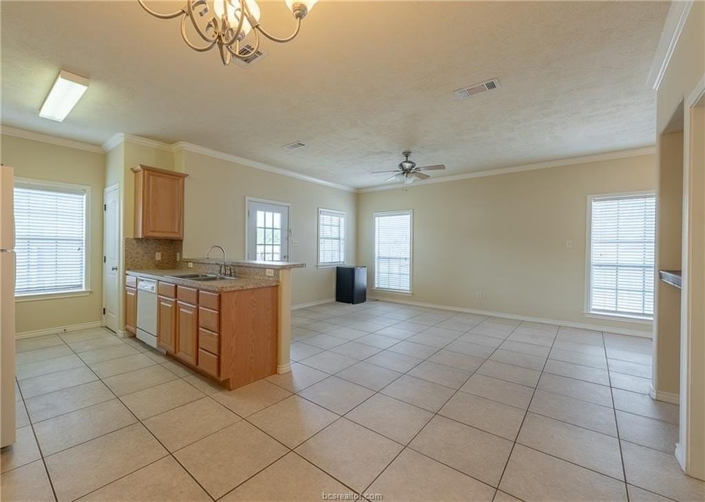 3858 Oldenburg Ln - Photo 3 of 23