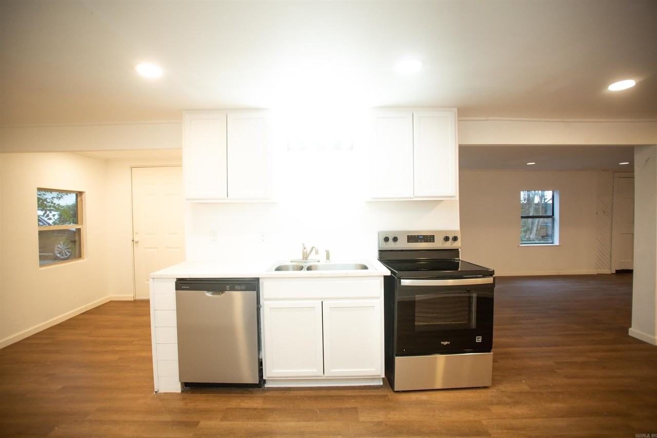 13118 Old River Dr - Photo 5 of 25