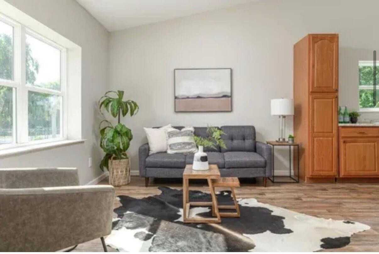 471 Idaho Ave - Photo 2 of 15