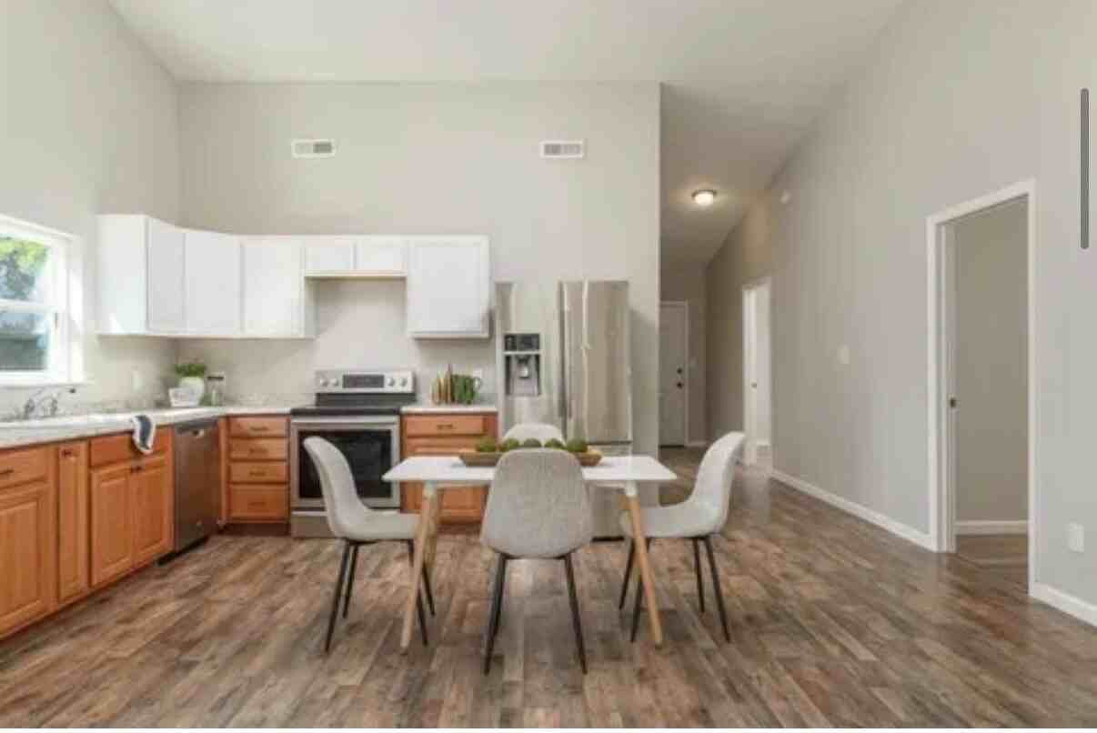 471 Idaho Ave - Photo 4 of 15