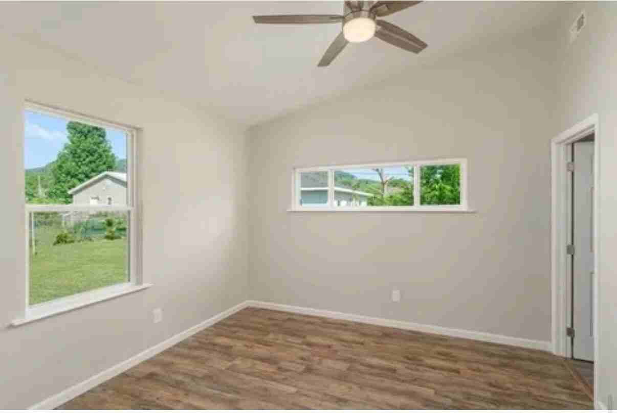 471 Idaho Ave - Photo 7 of 15