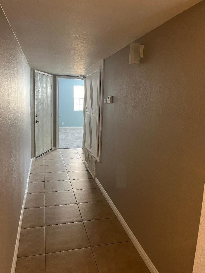 5300 E Waverly Dr Apt E5 #E5 - Photo 3 of 22