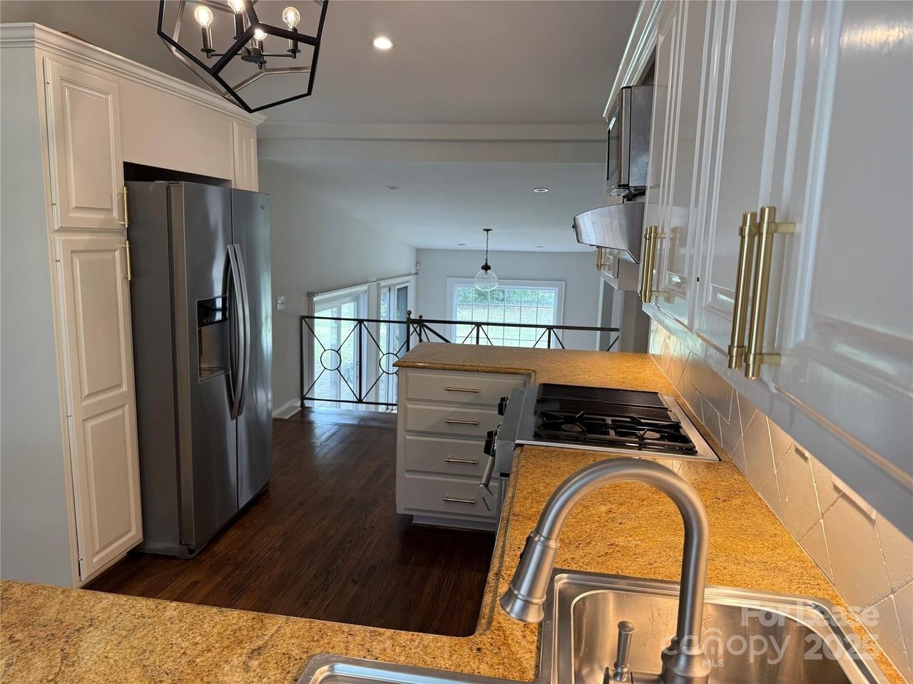 2610 Providence Road - Photo 5 of 36