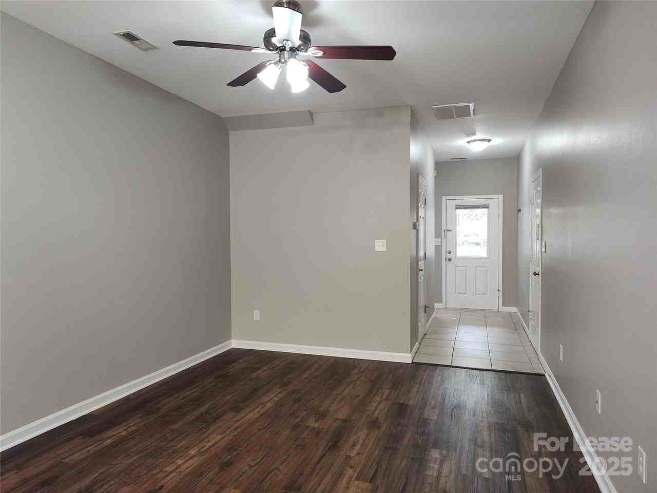 467 Doughton Ln - Photo 5 of 20