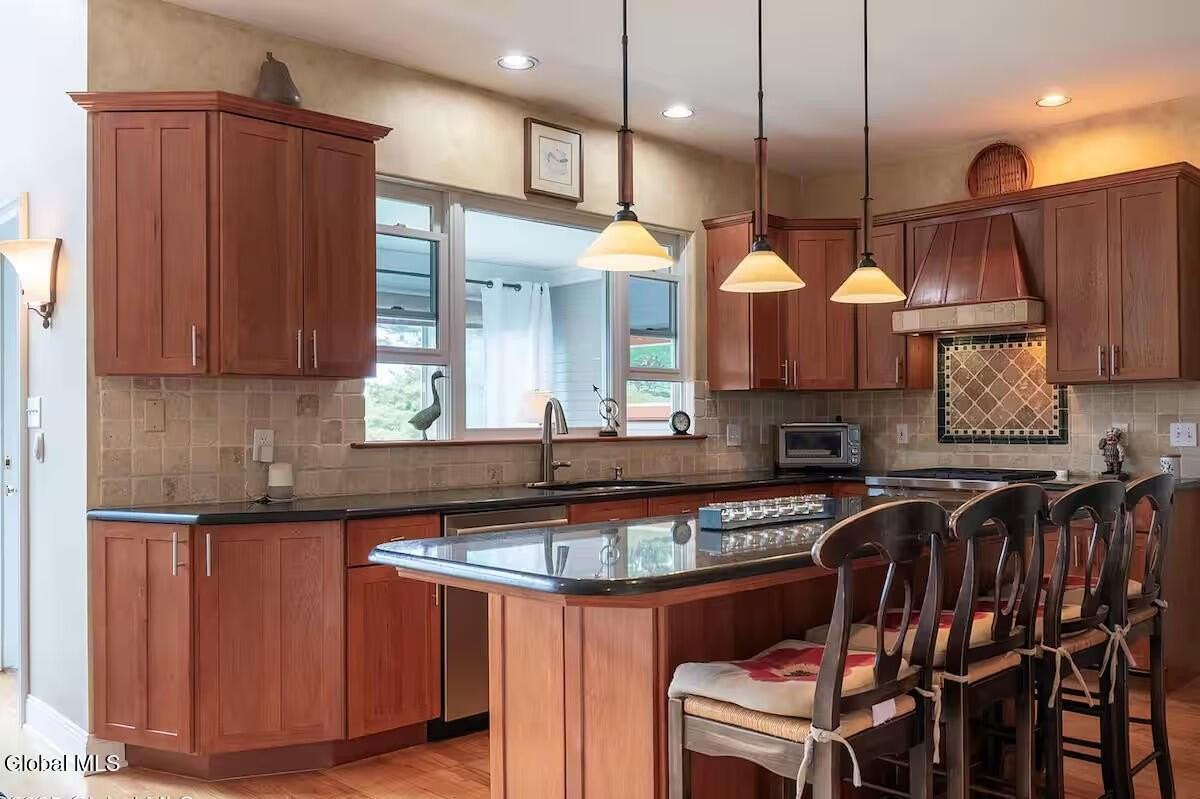 Hall Pl - Photo 4 of 32