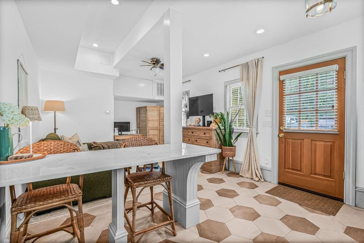 35 Society St #C - Photo 3 of 7