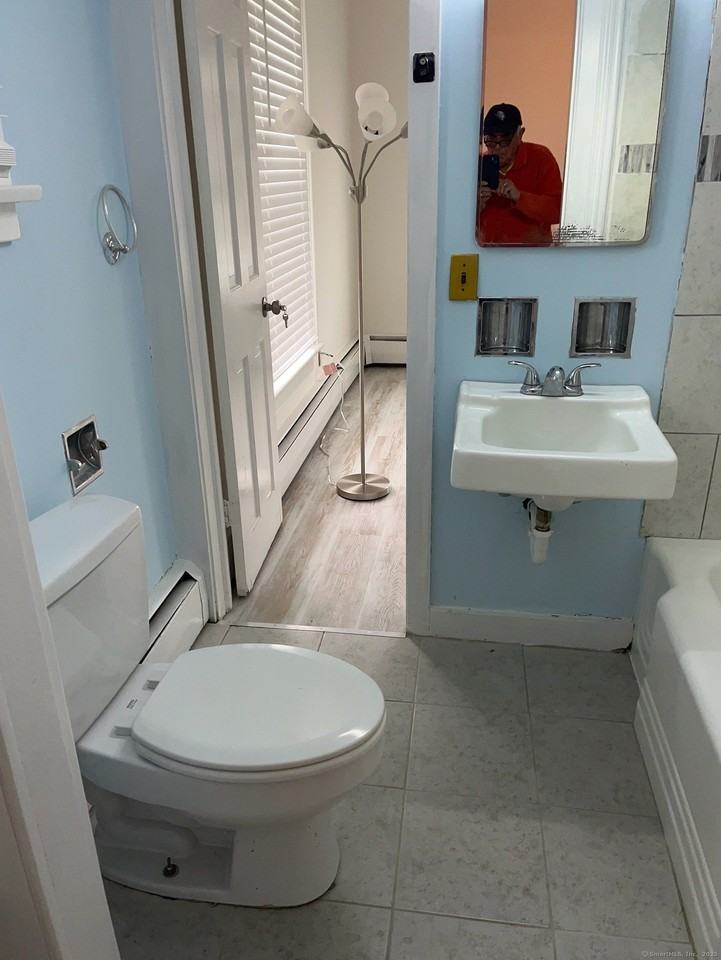 568 Danbury Rd - Photo 6 of 6