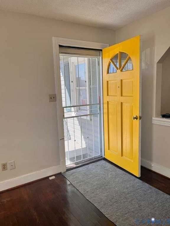 2203 Dinwiddie Avenue - Photo 2 of 20