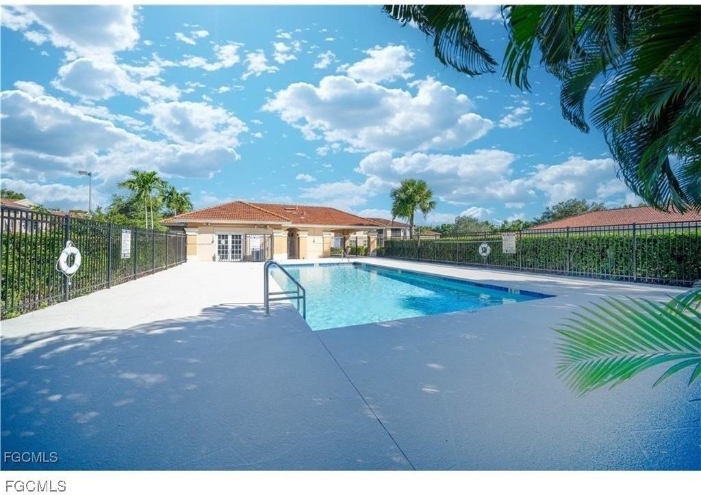 4110 Castilla Cir Apt 102 #102 - Photo 4 of 23