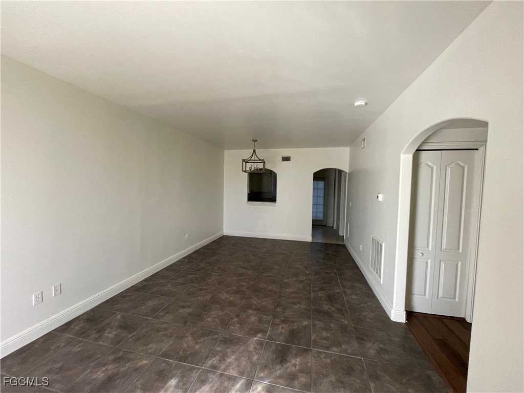 4110 Castilla Cir Apt 102 #102 - Photo 7 of 23