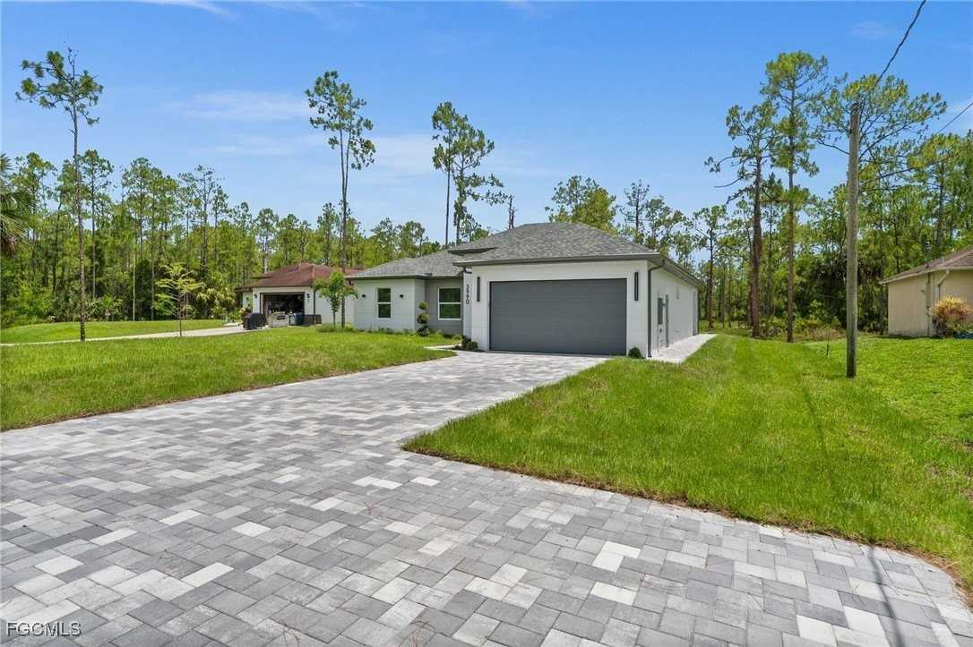 3990 27th Ave Ne - Photo 2 of 43