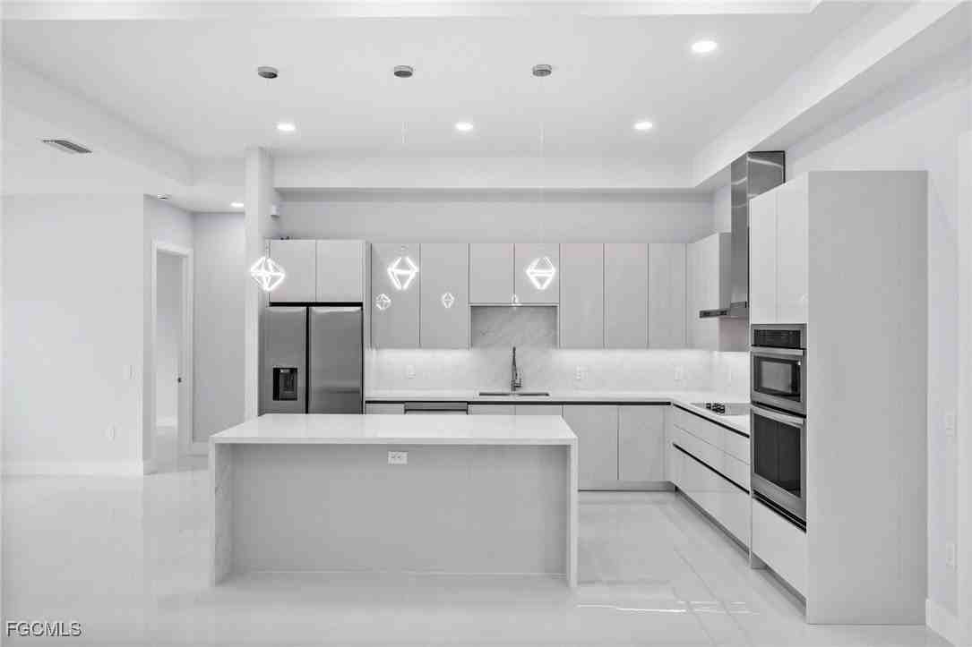 3990 27th Ave Ne - Photo 7 of 43