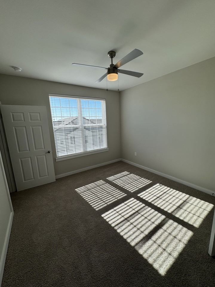 5000 Overboard Cv #6306 - Photo 7 of 8