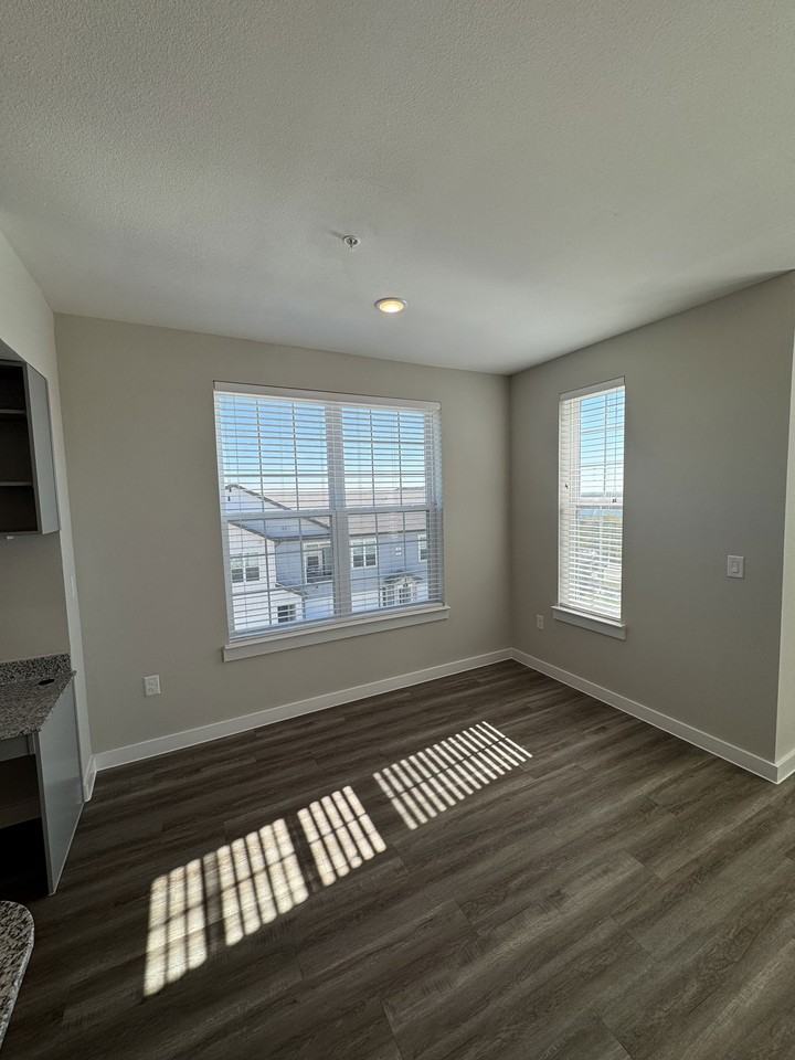 5000 Overboard Cv #12301 - Photo 5 of 8